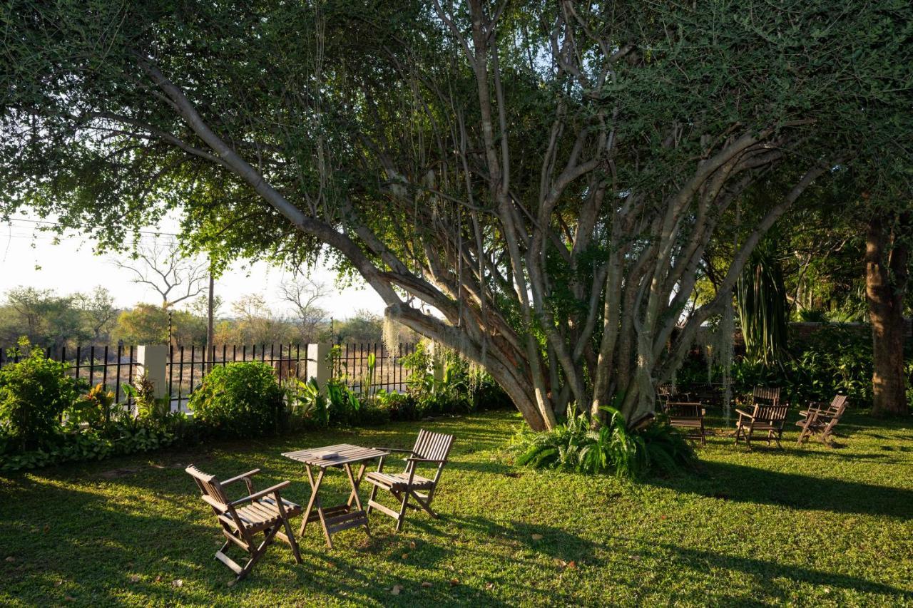 Drift Inn Victoria Falls Exterior foto