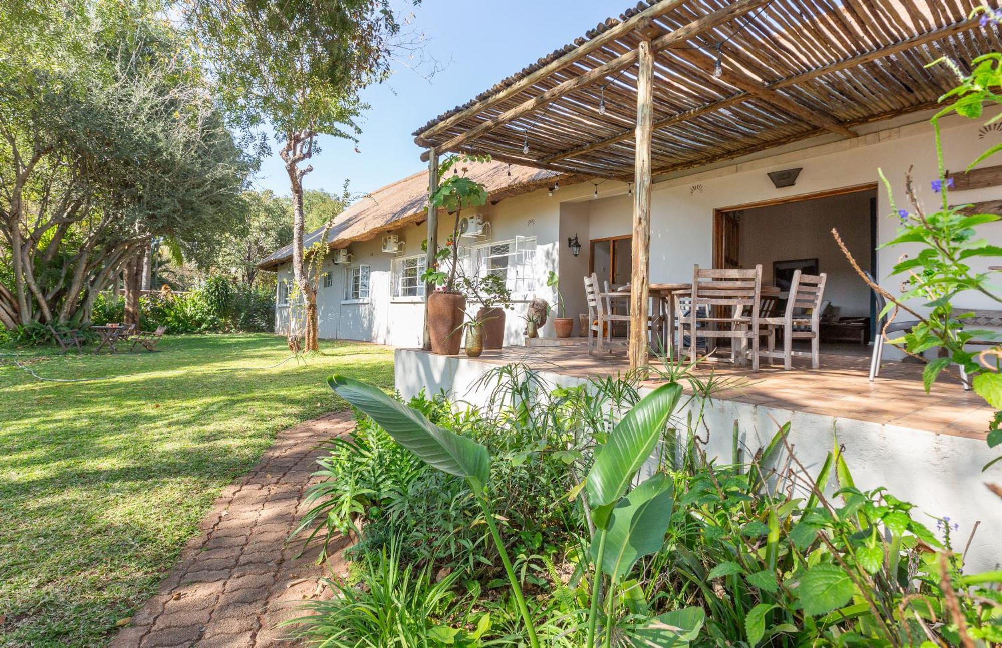 Drift Inn Victoria Falls Exterior foto